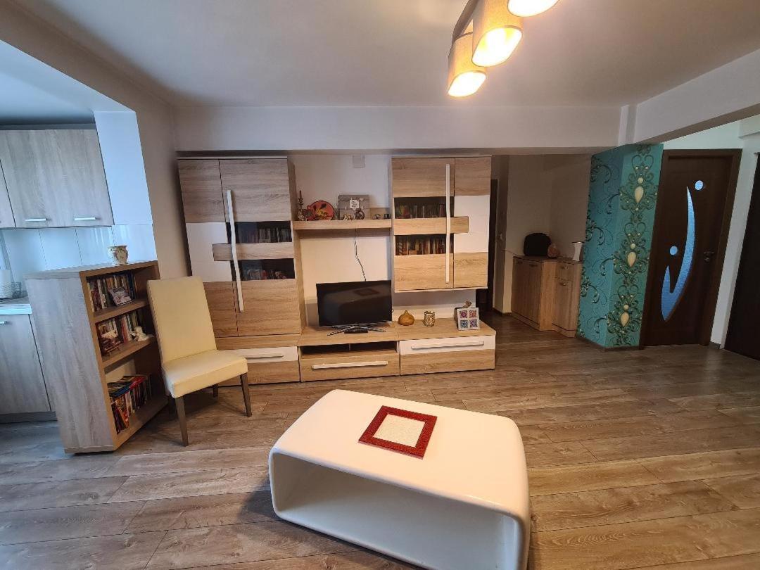 Central Cosy Apart Oradea Apartment Ngoại thất bức ảnh