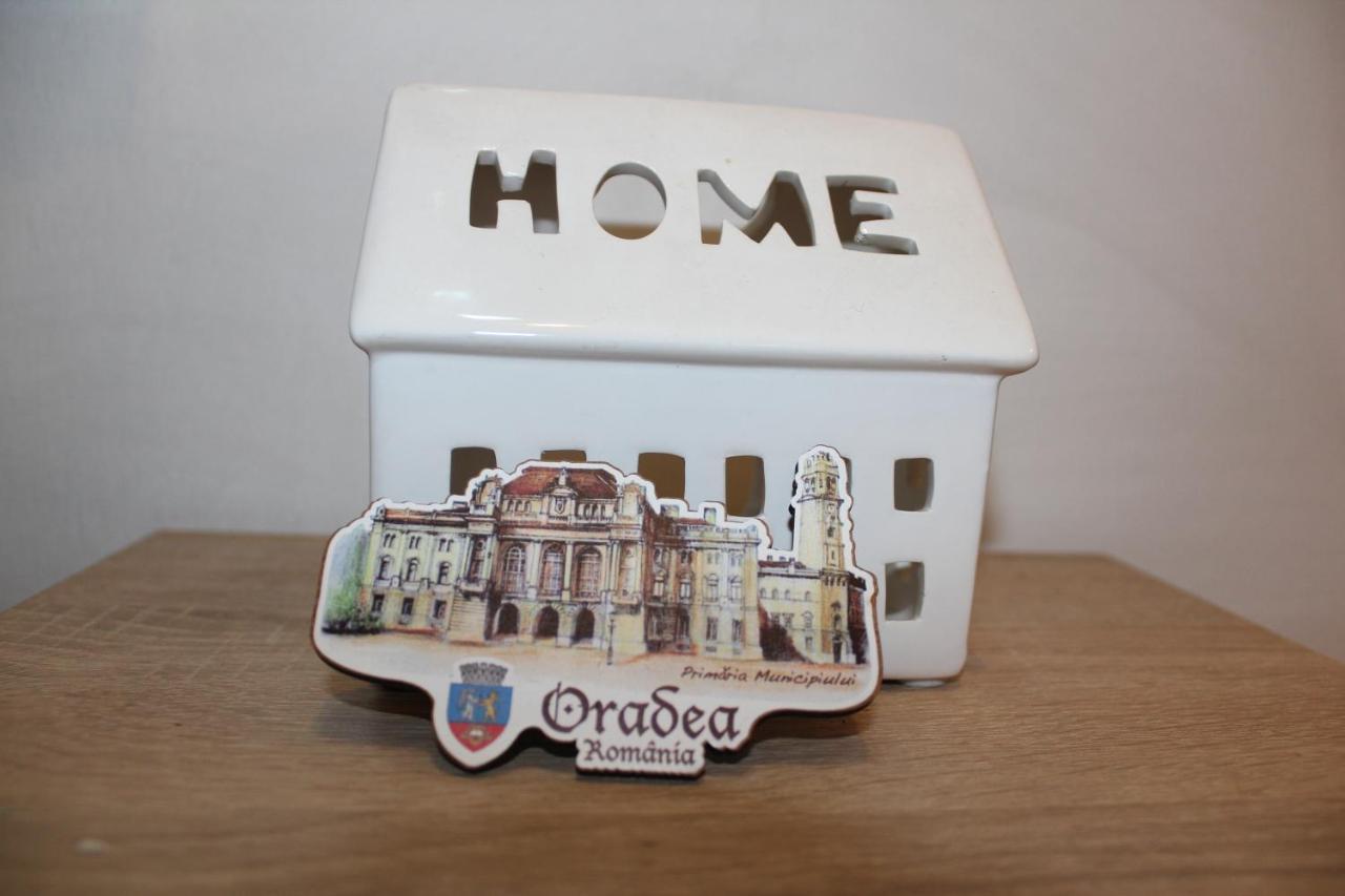 Central Cosy Apart Oradea Apartment Ngoại thất bức ảnh