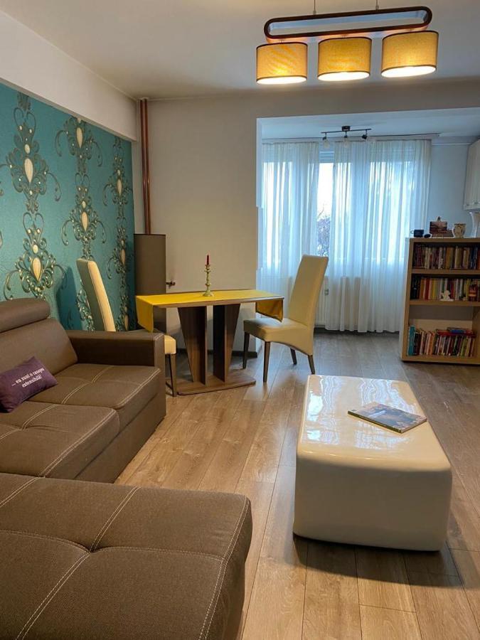 Central Cosy Apart Oradea Apartment Ngoại thất bức ảnh