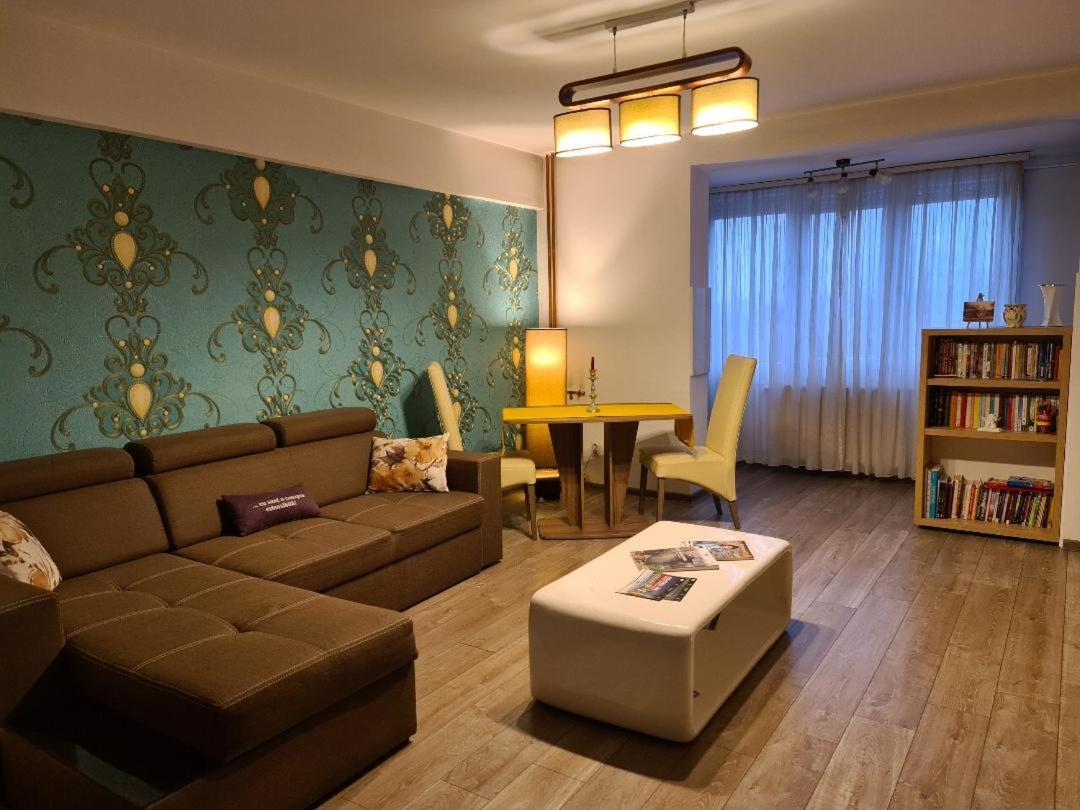 Central Cosy Apart Oradea Apartment Ngoại thất bức ảnh
